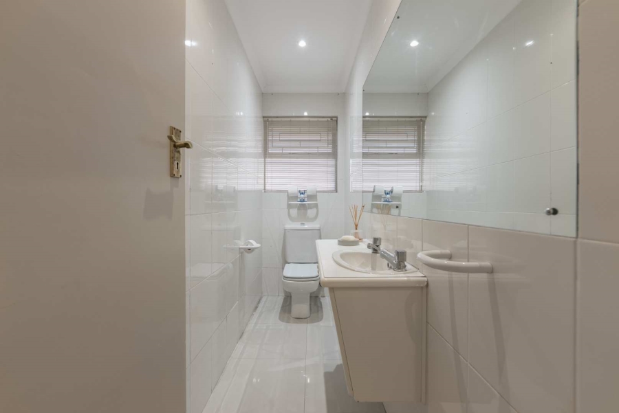 5 Bedroom Property for Sale in Camps Bay Western Cape